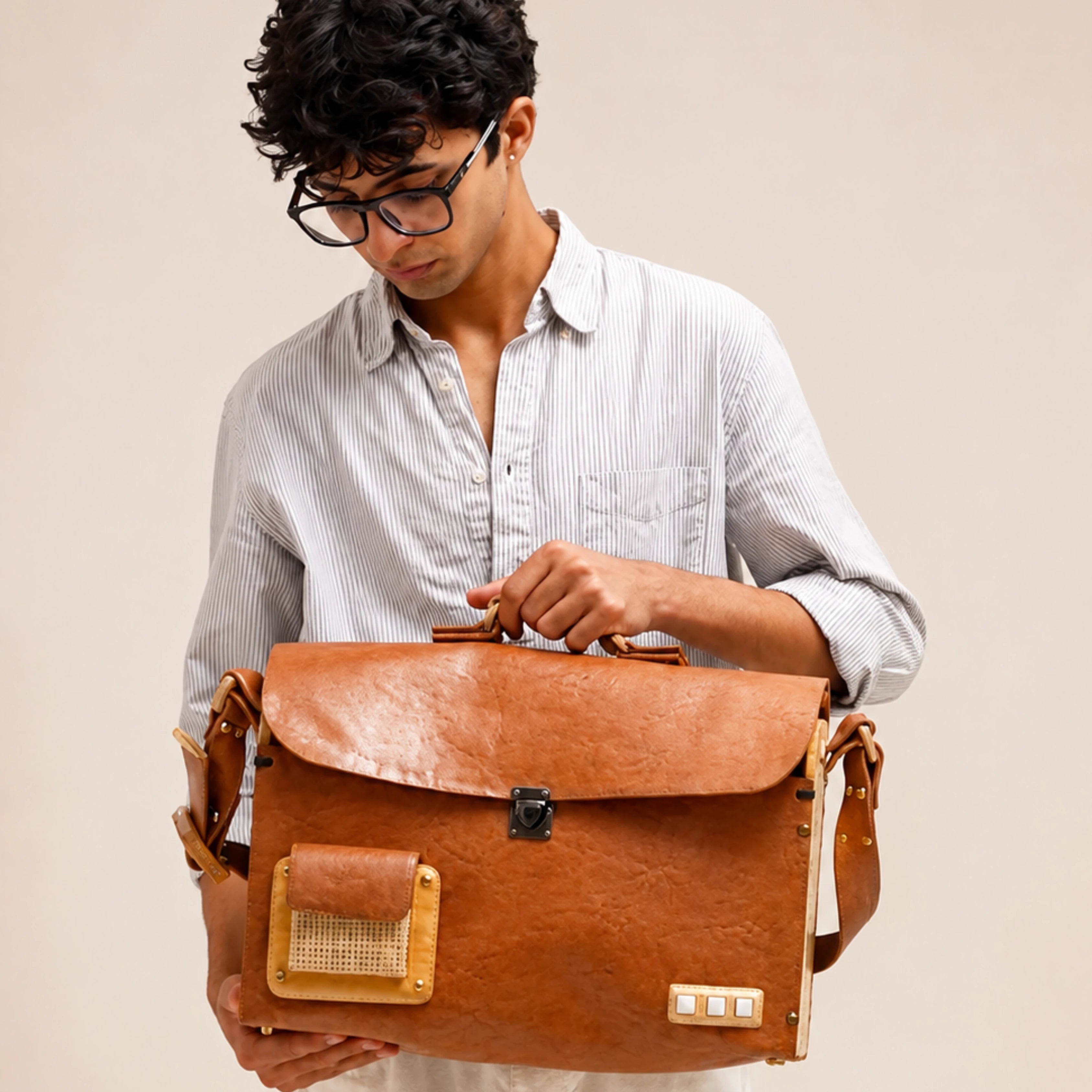 Woodlyn Ridge – Handcrafted Structured Wooden Satchel Bag for Men & Women